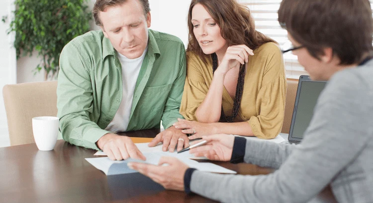 Title card for the article: Don’t Make These Mistakes When Selling Your House
